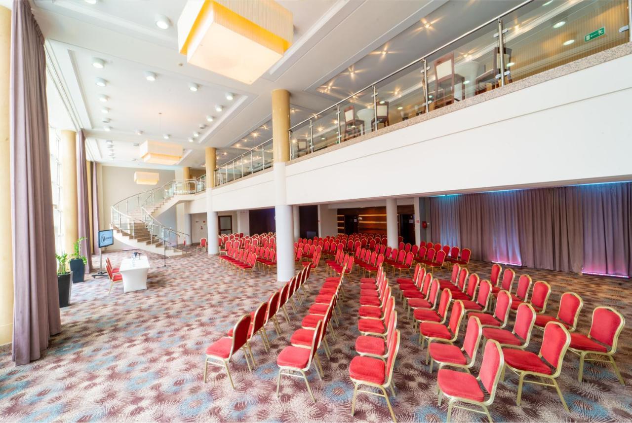 Warminski Hotel & Conference Олщин Екстериор снимка