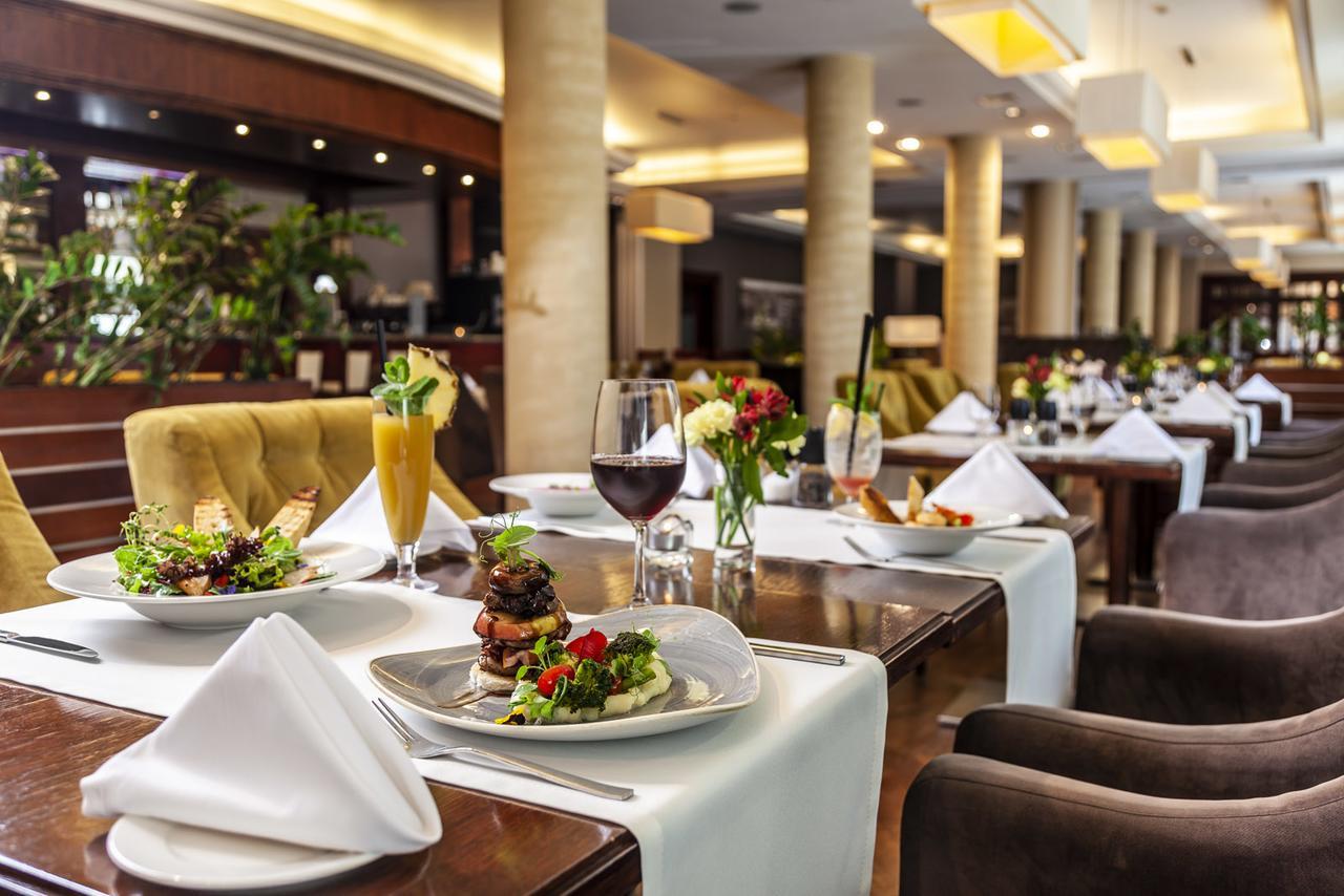 Warminski Hotel & Conference Олщин Екстериор снимка